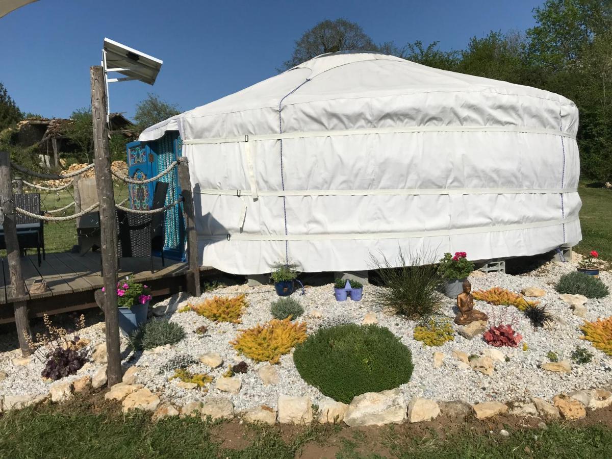 French Fields Luxury Glamping Original Mongolian Yurt Hotell Le-Vieux-Cerier Eksteriør bilde