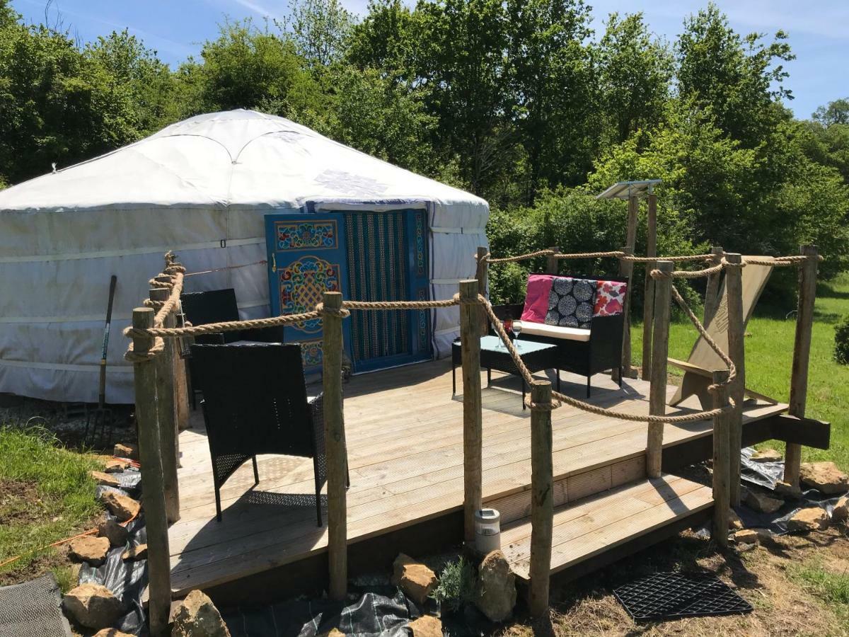 French Fields Luxury Glamping Original Mongolian Yurt Hotell Le-Vieux-Cerier Eksteriør bilde