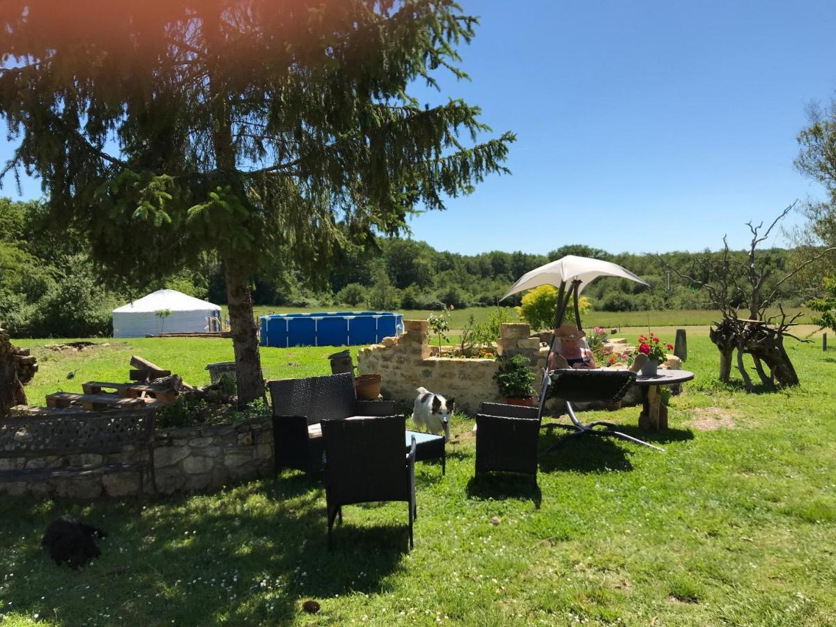 French Fields Luxury Glamping Original Mongolian Yurt Hotell Le-Vieux-Cerier Eksteriør bilde
